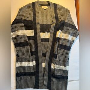 Love Change Italy Sweater Women’s - Size Large - Heather Gray w/Pockets